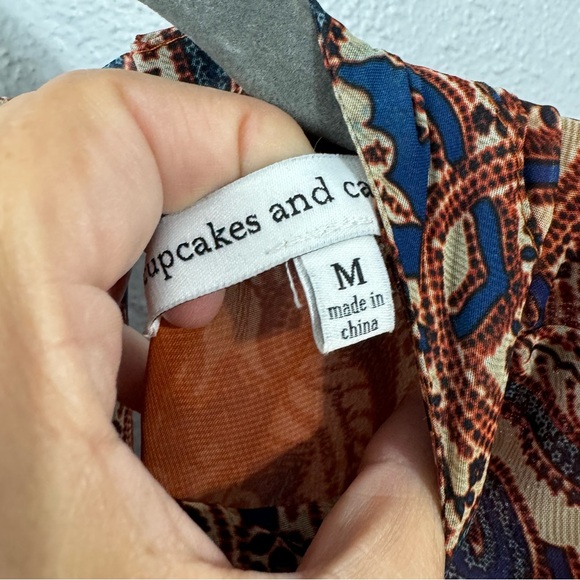 Cupcakes and Cashmere floral open back dress size medium - Picture 3 of 7